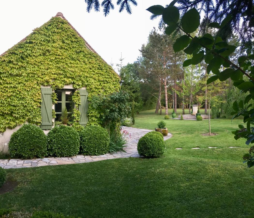 Готель La Grande Poterie Coulandon Екстер'єр фото